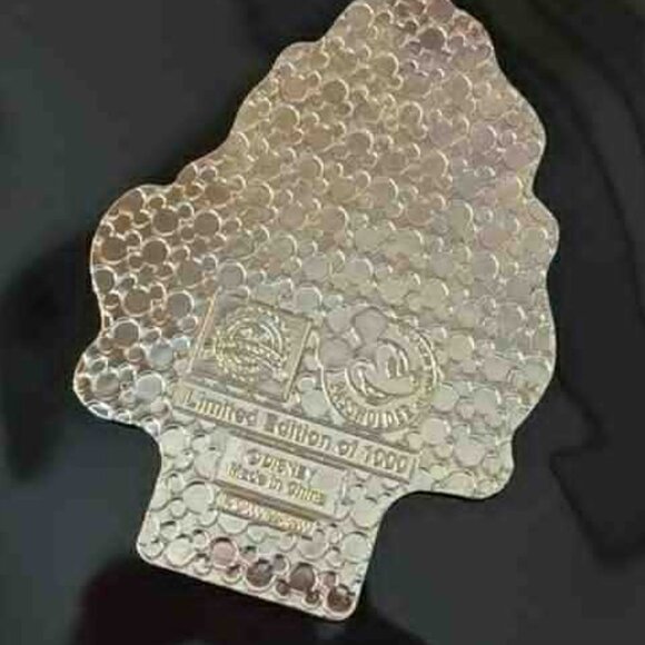 Disney Passholder Tree Shaped Ornament 1/1000 - Picture 3 of 3